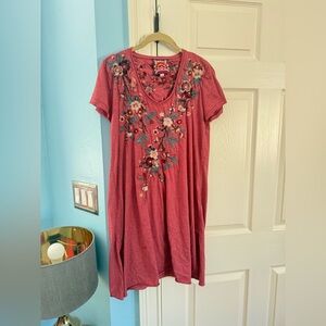 Johnny was T-shirt dress size small